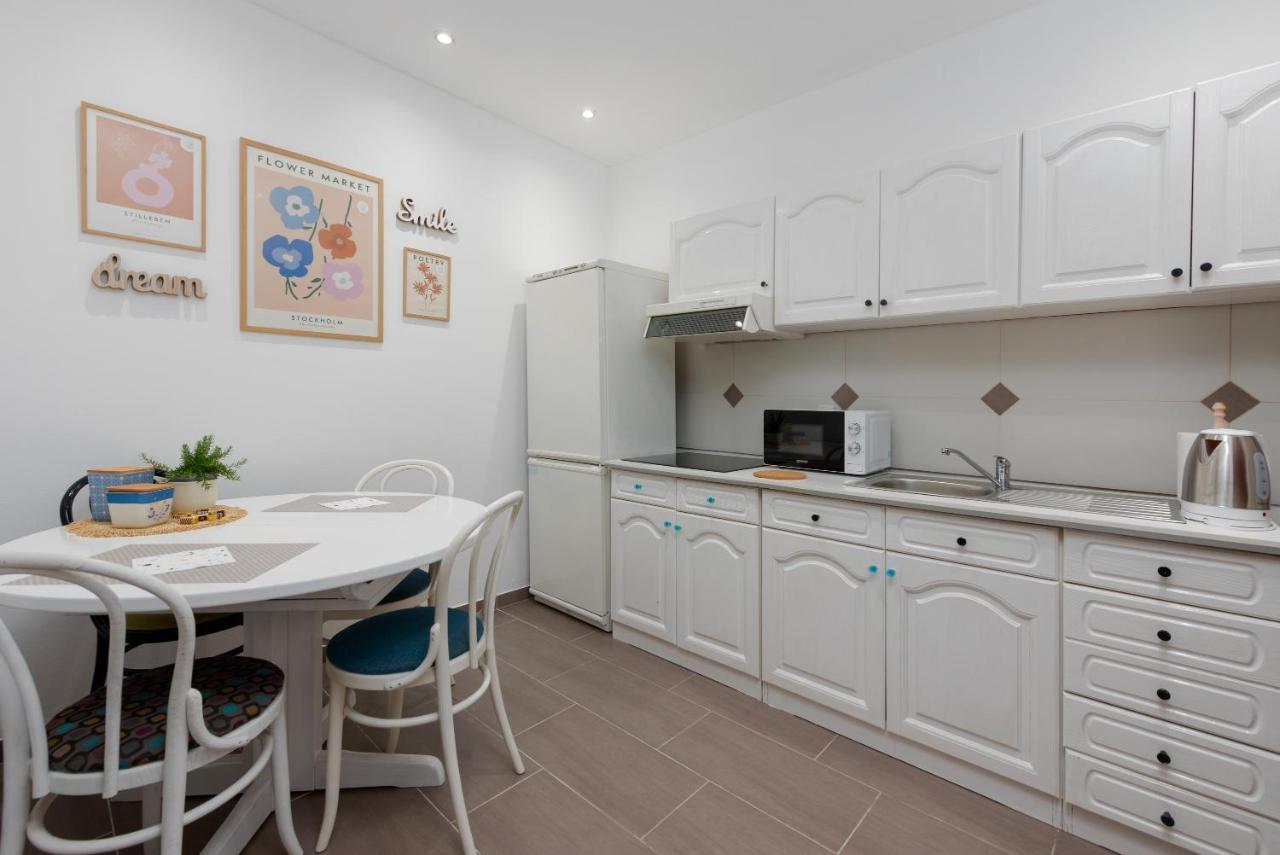 Studio Apartment Lu Rupa Exterior photo